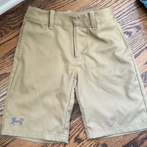 Under armour boy size XS khaki shorts